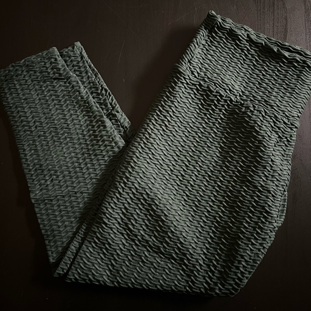 NWOT Booty by Brabants Textured Leggings